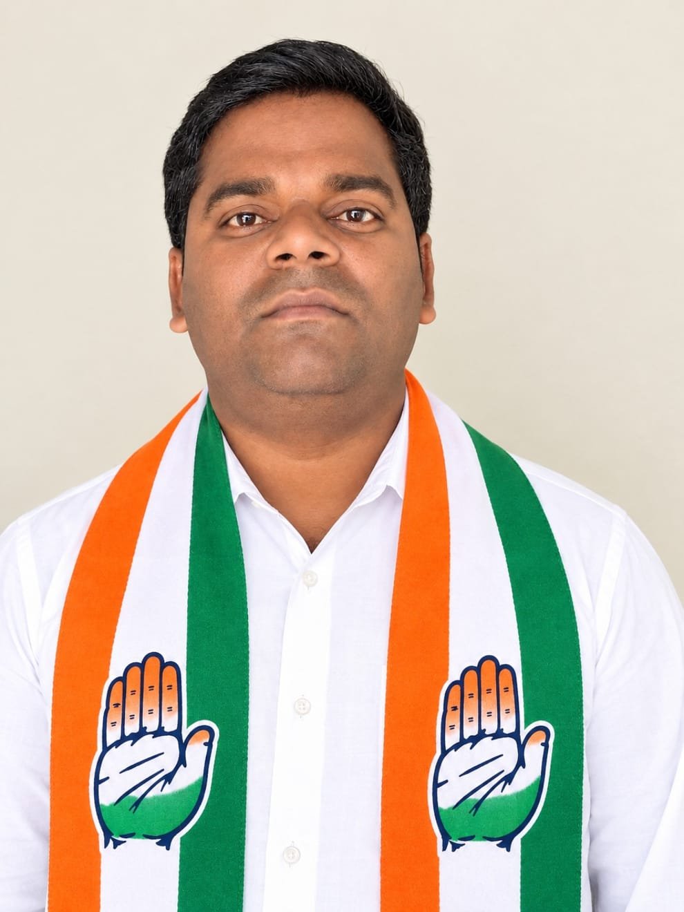 గ్యాస్ ఏజెన్సీ తరలింపును రాజకీయ కోణంలో చూడొద్దు