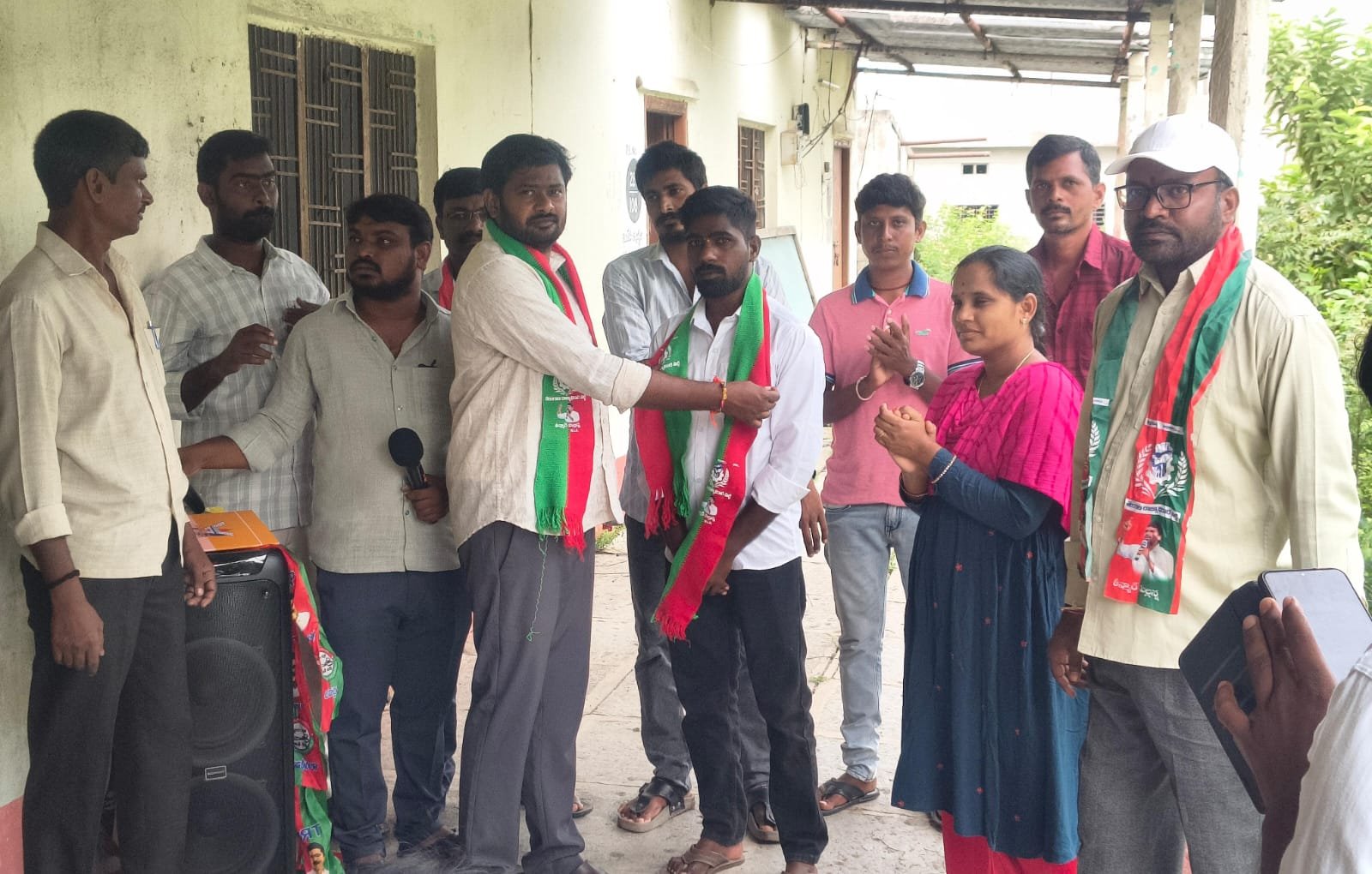పెద్దంపల్లిలో టీఆర్పీలో భారీ చేరికలు