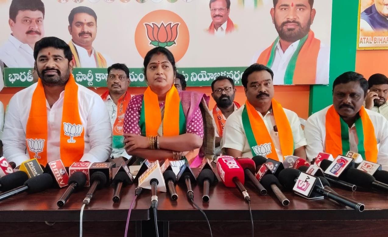 తెలంగాణలో సెప్టెంబర్‌ 17ను విమోచన దినోత్సవంగా అధికారికంగా నిర్వహించాలి. బిజెపి రాష్ట్ర అధికార ప్రతినిధి రాణి రుద్రమ 