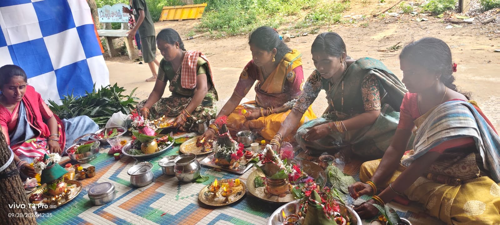 లెంకలగడ్డలో ఘనంగా కుంకుమ పూజ