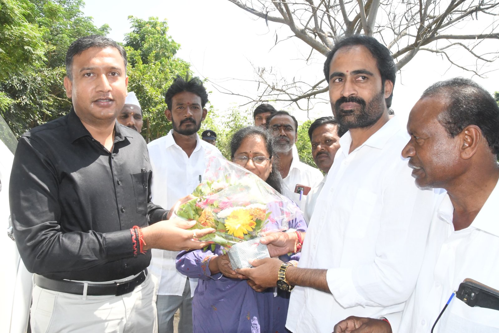 ప్రజా ఆరోగ్యమే లక్ష్యంగా జై దేవి మెడికల్ ఆధ్వర్యంలో ఉచిత వైద్య శిబిరం* - Additional Image