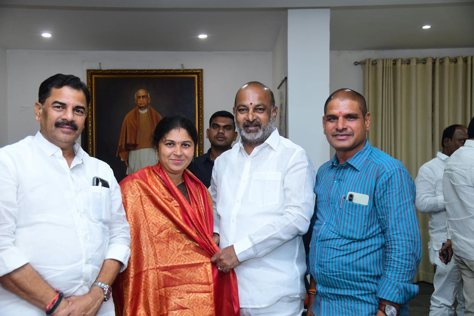 బిజెపి రాష్ట్ర ఎస్టీ మోర్చా కార్యవర్గ సభ్యురాలు విజయ దేవి