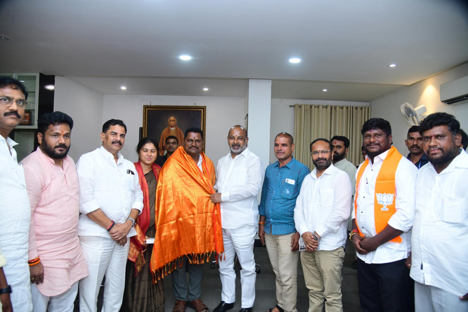 బిజెపి రాష్ట్ర ఎస్టీ మోర్చా అధికార ప్రతినిధి గుగులోతు  తిరుపతి నాయక్
