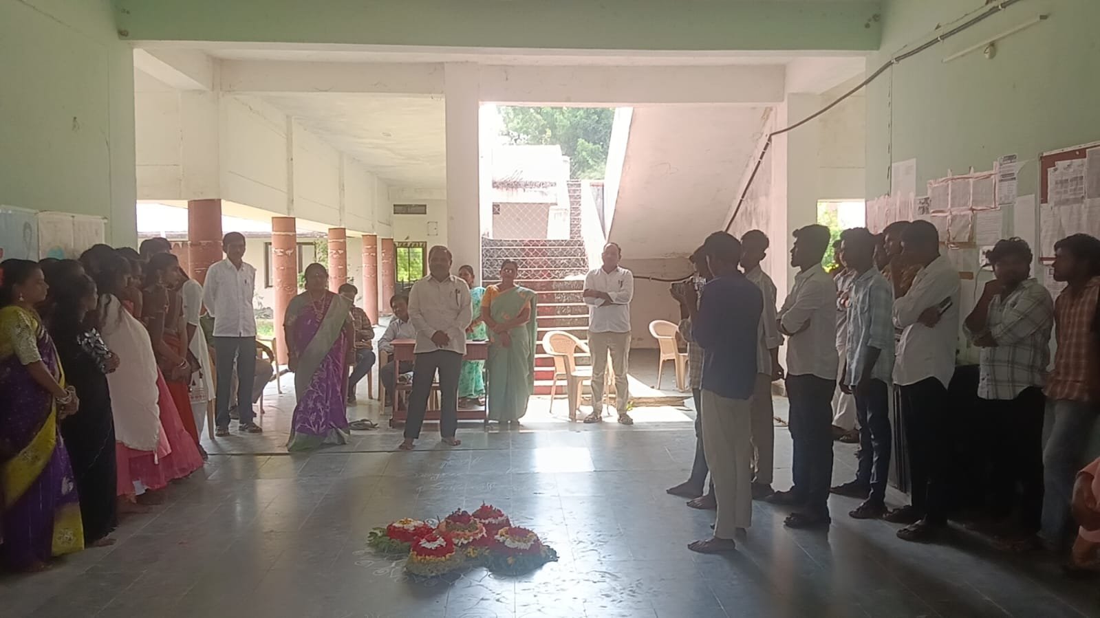 తెలంగాణ జానపద జీవనానికి సజీవ దర్పణం – బతుకమ్మ