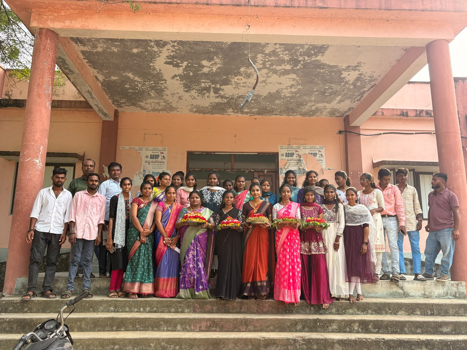 తెలంగాణ జానపద జీవనానికి సజీవ దర్పణం – బతుకమ్మ - Additional Image