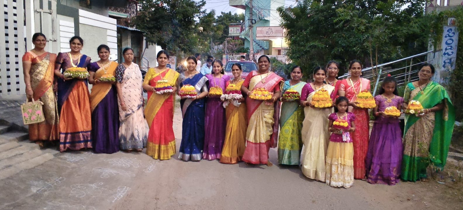 ఘనంగా బతుకమ్మ వేడుకలు