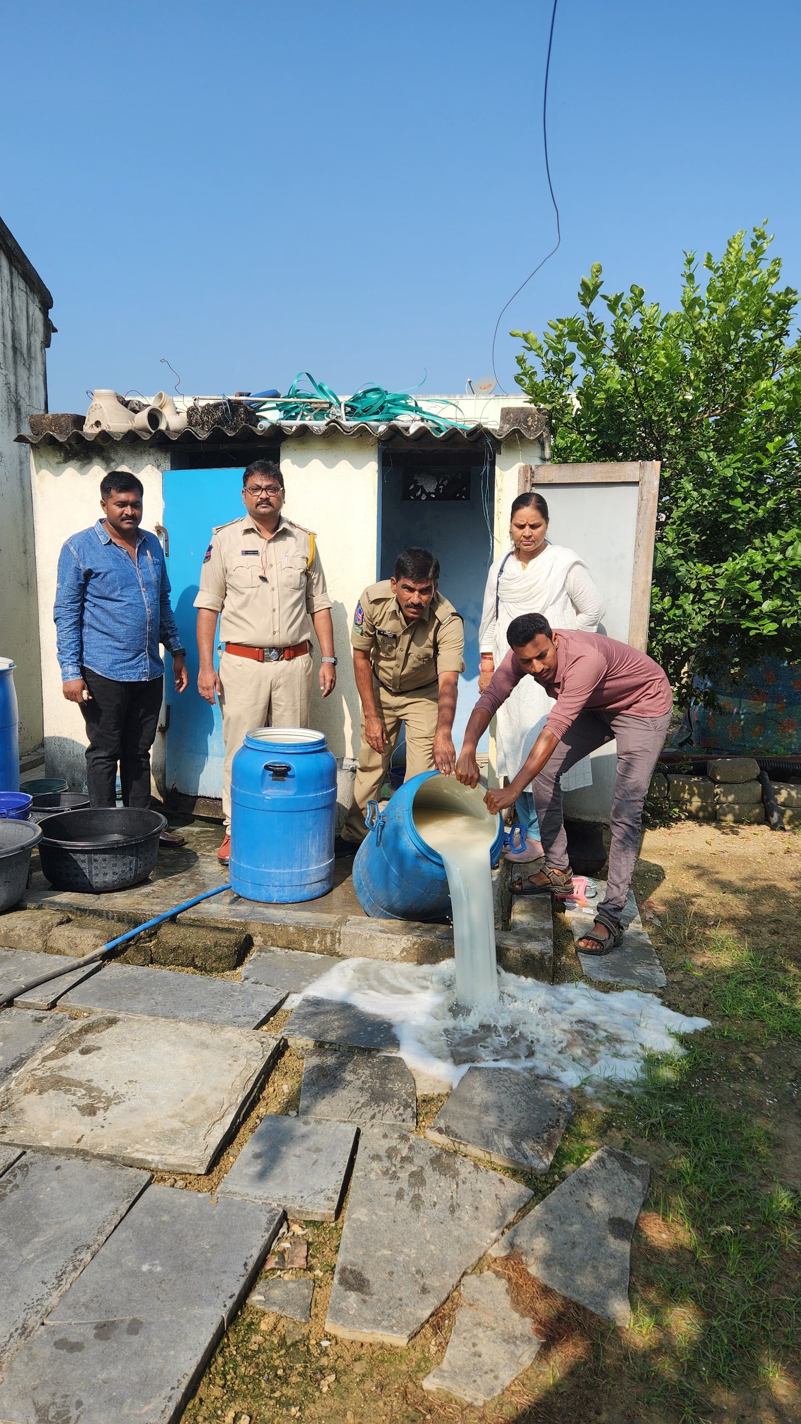 గుడుంబా స్థావరాలపై ఎక్సైజ్ దాడులు