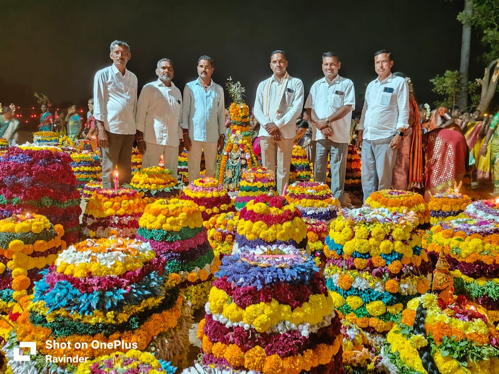 బతుకమ్మ వేడుకల్లో పాల్గొన్న అక్కన్నపేట్ మండల అధ్యక్షుడు గుగులోత్ రాజు నాయక్