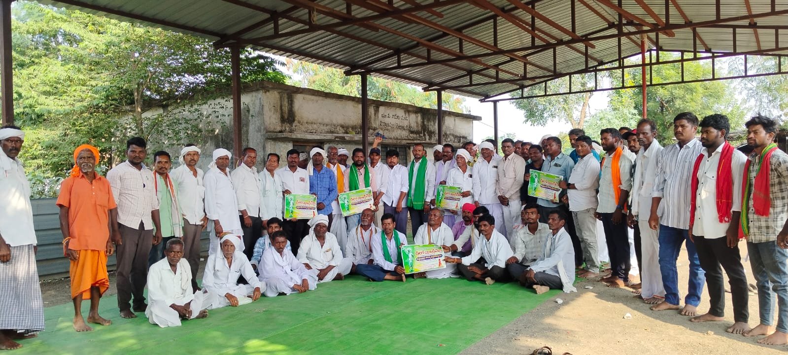 ఇంద్రవెల్లి కుంరం భీం కాంస్య విగ్రహ ఆవిష్కరణ - ఉమ్రి( బి) రాయి సెంటర్ లో గోడపత్రాల ఆవిష్కరణ - Additional Image